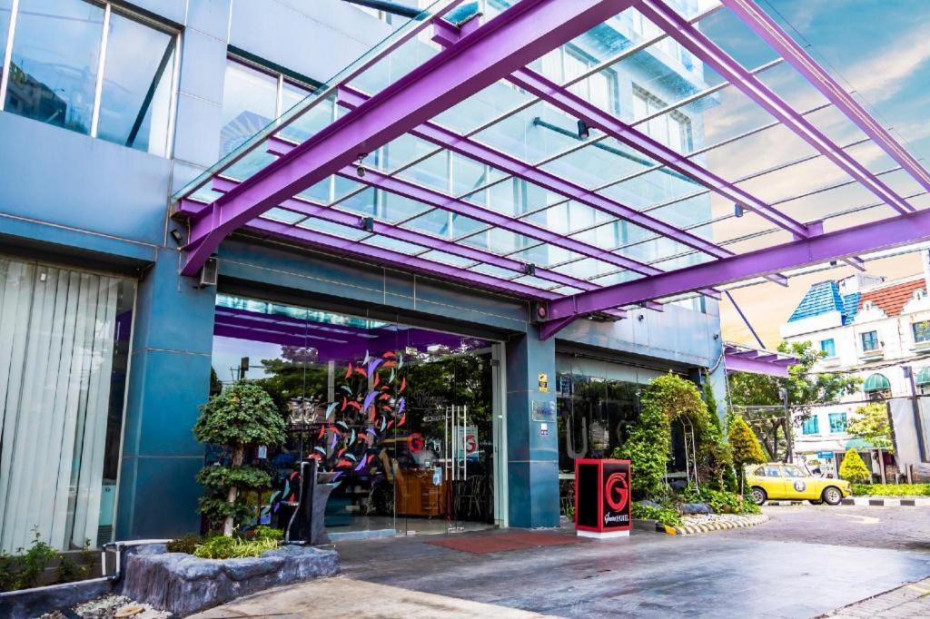阿米迪亚g套房酒店 泗水 外观 照片